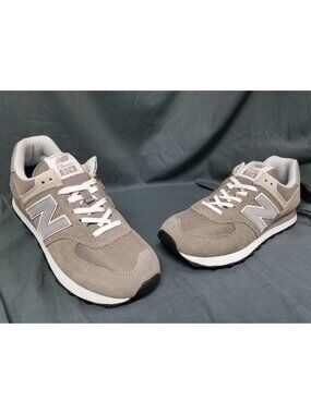 New Balance 574 Core Sneakers Suede ML574EVG Men's Size 7.5 NEW NO BOX!